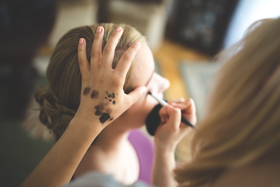 produkty Estee Lauder to jedne z popularniejszych produktów do makijażu